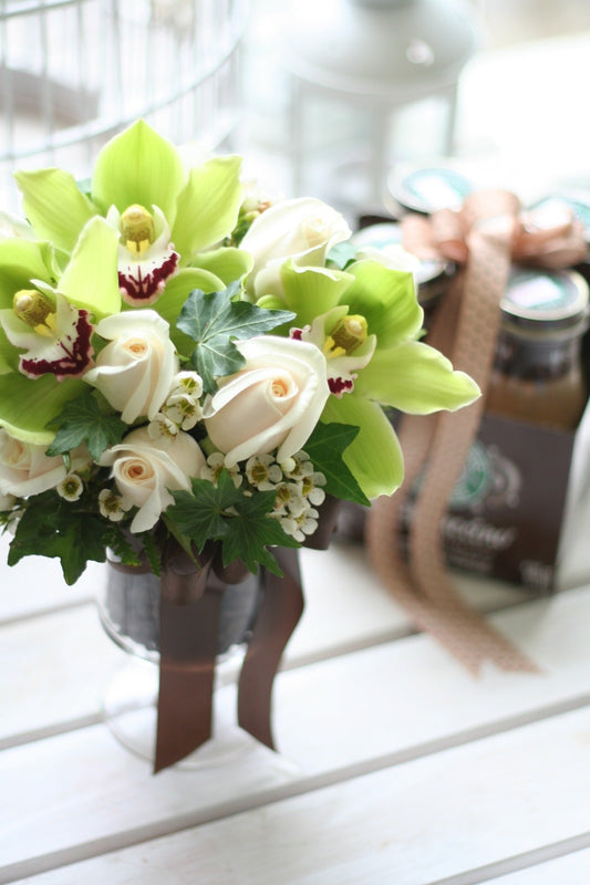 T22 Ivory and Lime