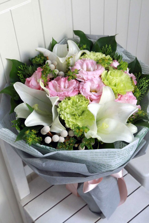 H19 - Simply Lilies